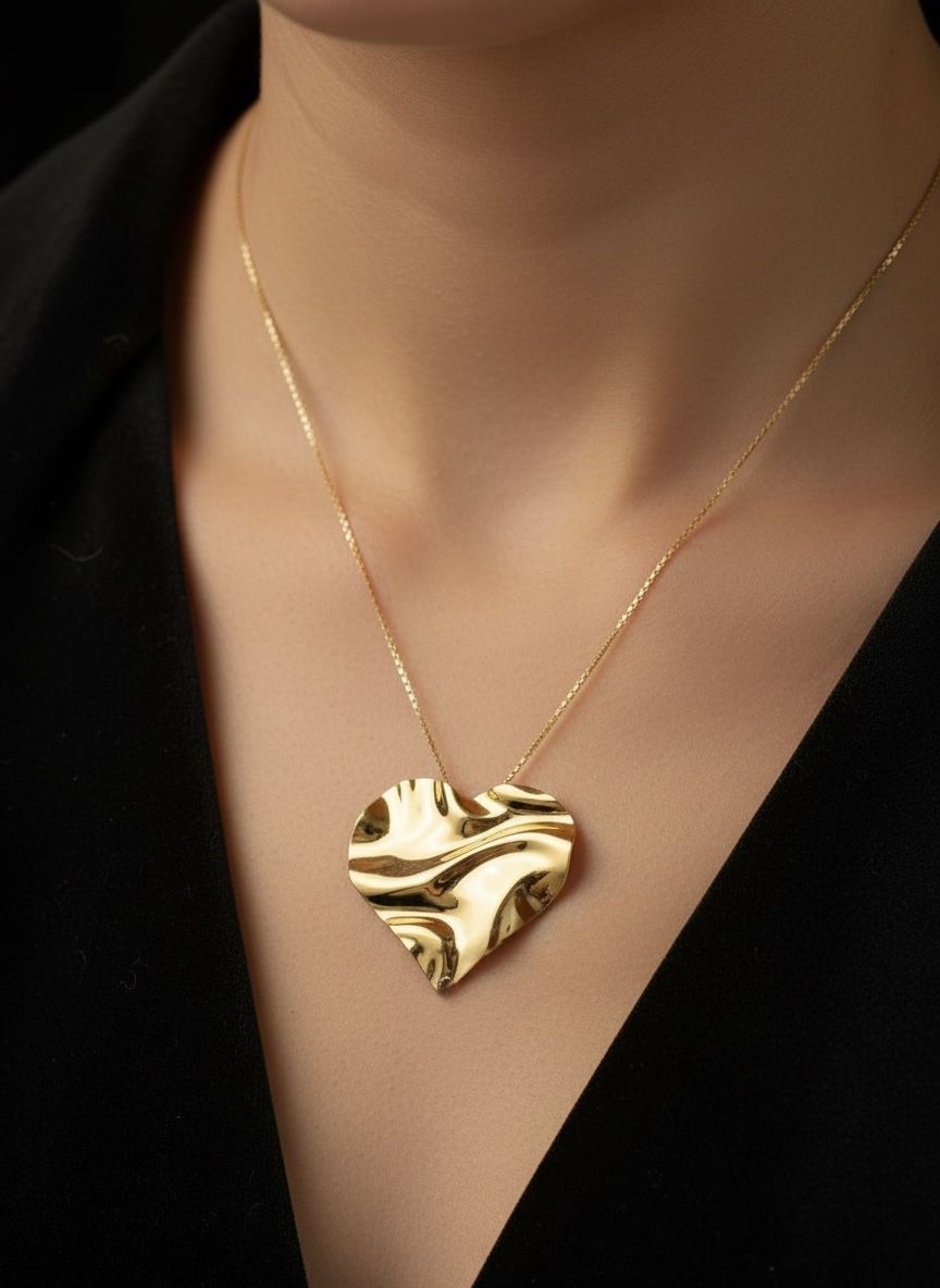 Collar con corazón enchape oro